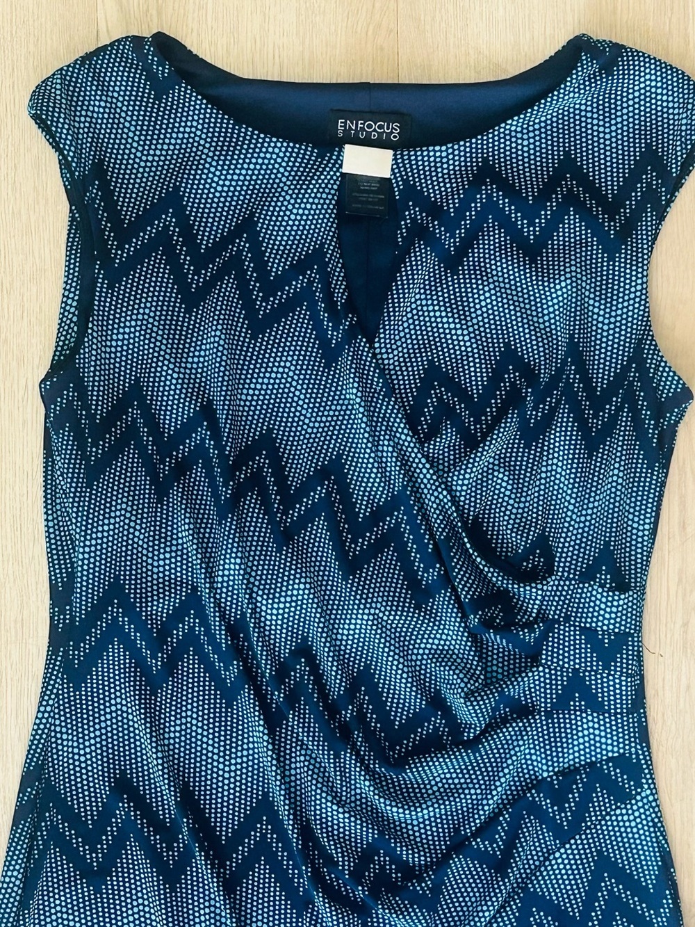 Enfocus Studio Dress Womens Size 8 Blue Zigzag Sheath Sleeveless V-Neck